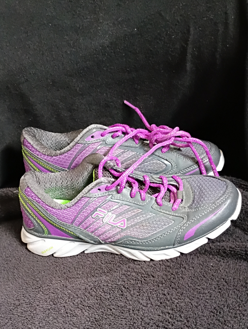 *WORN ONCE!!* Fila Women's Gray and Purple Athletic Sneakers with Green Accents